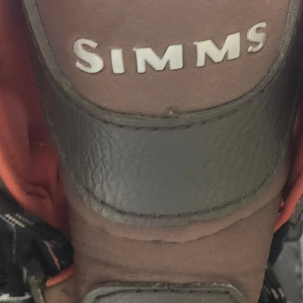 Simms Wading Boots Mens 7 Black Grey Freestone Rubber Sole Hiking Fly Fishing